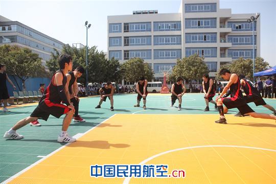 机务男儿显魅力 团结协作创佳绩