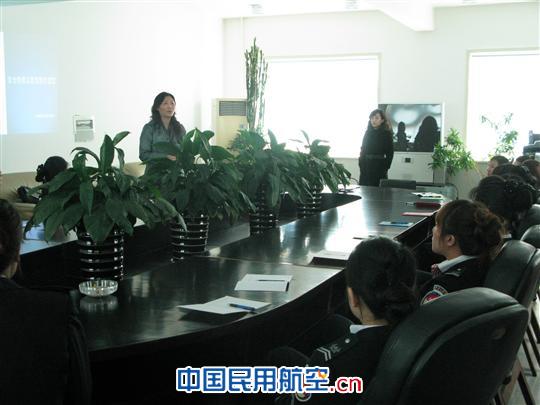 沈阳机场安检站开展“检查有矩 服务无距”专训