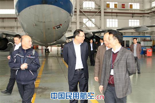 国航股份总裁蔡剑江亲赴重庆维修基地指导工作