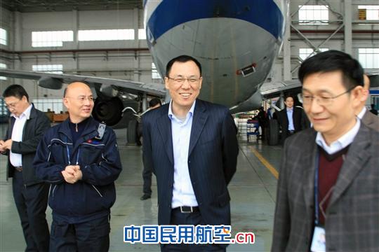 国航股份总裁蔡剑江亲赴重庆维修基地指导工作