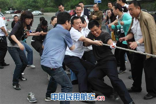 新疆机场集团安检总站举办“职工趣味运动会”