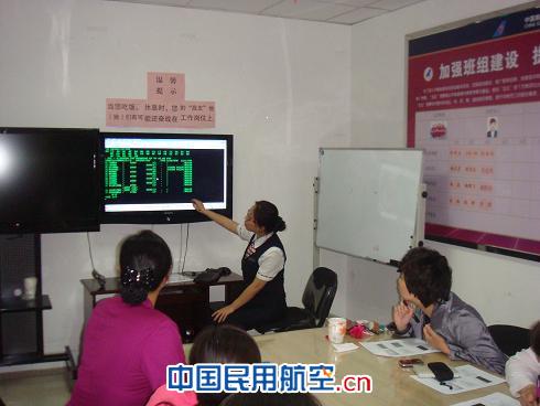 南航新疆玫红使者开展客票改签订座新业务