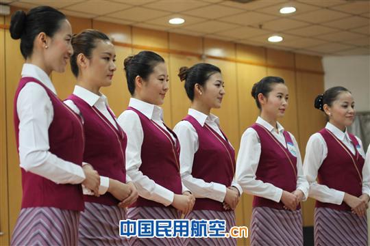 南航新疆空乘招聘130名选手进入职业形象展示