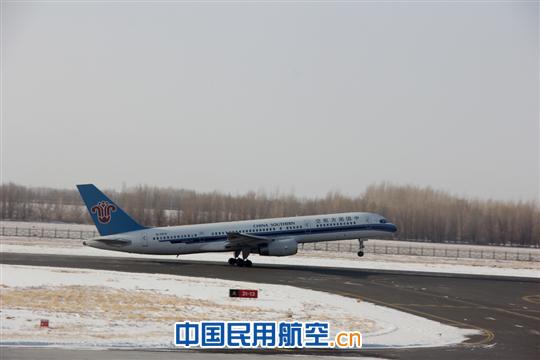 克拉玛依机场积极保障南航757训练任务