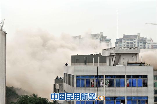 见证海航发展变迁 海航爆破拆除使用十余年大厦