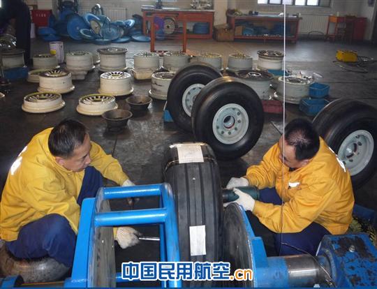 南航新疆飞机维修基地附件修理车间全力保障春运