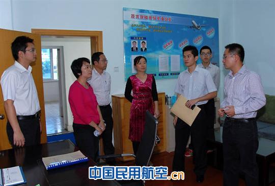 三亚空管站接受市青年文明号组委会检查