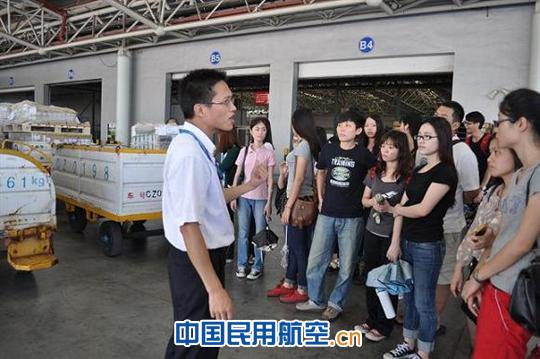 深圳国际货运中心再度迎来深职院师生