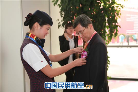 国航重庆分公司四度亮相渝洽会 展风采促营销