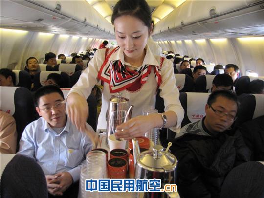 记中联航金翼品牌乘务组特色机上服务