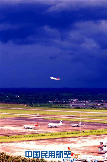 雷雨天的空港景色