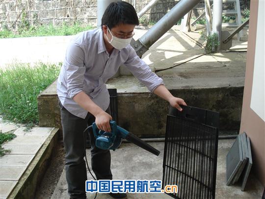 云南空管西山雷达站完成2012春夏换季设备维护