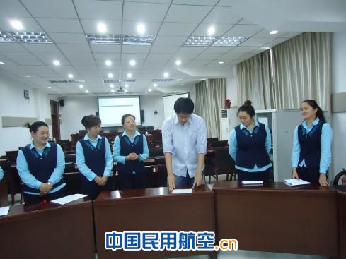 二连浩特机场采用新模式开展备降航班保障演练