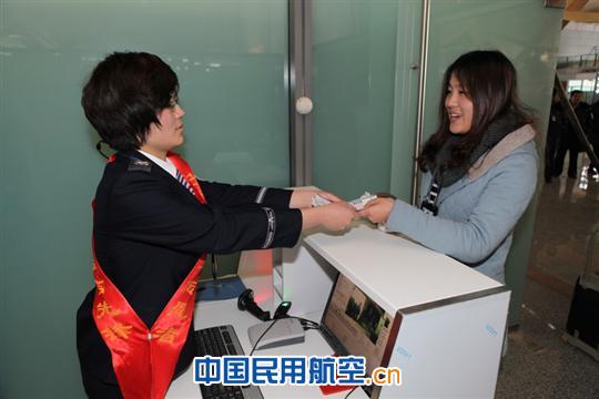 昆明机场安检工作侧记:空港卫士 诚信先锋