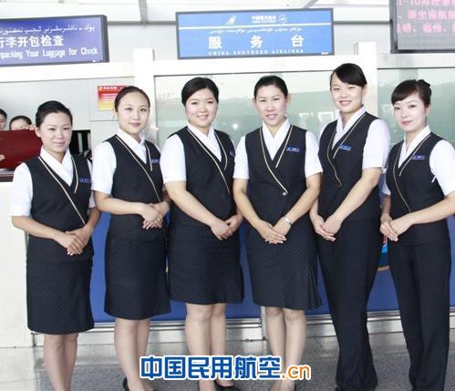 南航新疆分公司地服部服务室为民服务侧记