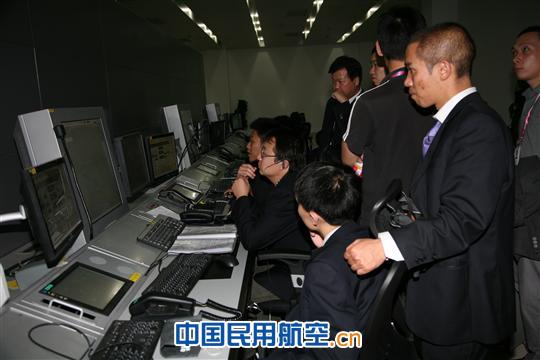 昆明长水国际机场转场飞行空管保障平稳顺利