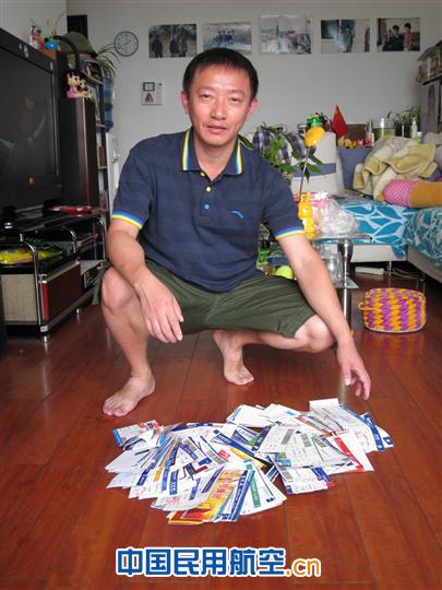 见证云南民航业发展:尹记者收藏了1200张登机牌