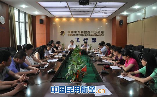 东航四川领导深入基层调研机型置换人员改装工作