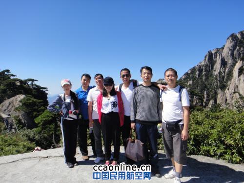 江西空管分局管制员走进上饶导航站参观学习