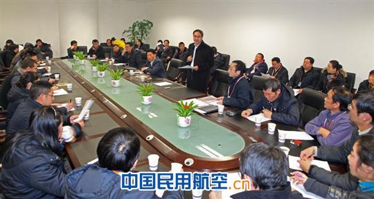 昆明长水机场10日晚举行航班延误实战演练