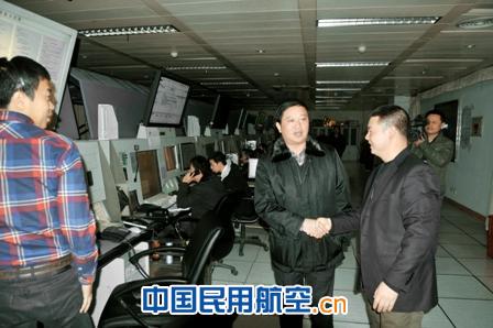 西南空管局领导跨年夜亲切慰问运行一线