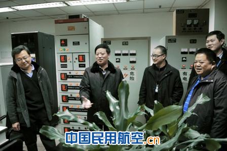 西南空管局领导跨年夜亲切慰问运行一线