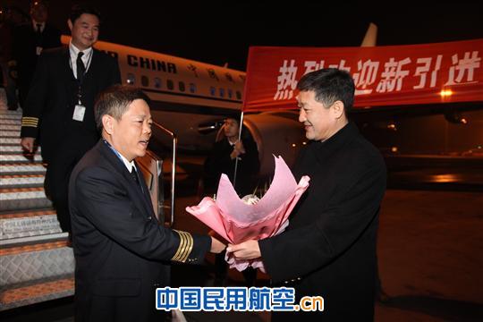 国航重庆分公司引进新年第一架B737-700型飞机