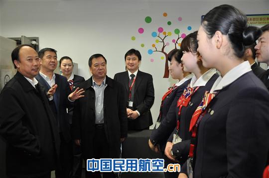 东航北京分公司领导春节前夕慰问分公司各单位