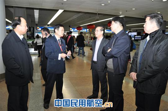 东航北京分公司领导春节前夕慰问分公司各单位