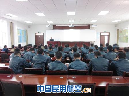 西南空管局管制中心与邛崃机场进行军民航交流