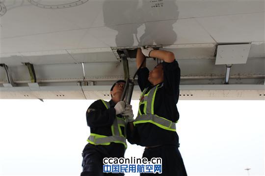 守护旺季航班 山航机务在行动