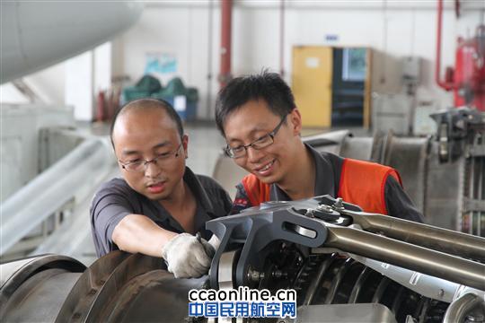 高温下的重庆机务表情