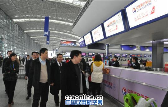 东航四川有条不紊战春运  开门有礼好运来