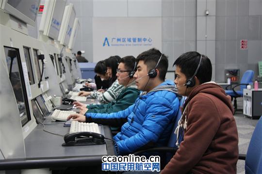 春运近半广州区管创下日高峰保障4876架次新纪录