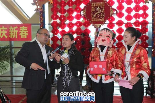 长水机场候机厅精彩纷呈  载歌载舞迎接新春