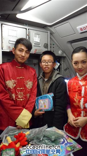 春节吉祥航空开展空中特色活动 为旅客送祝福