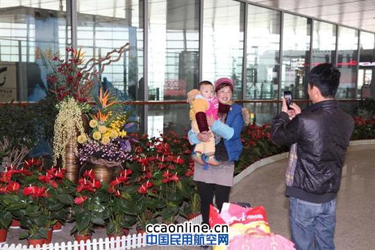 昆明长水国际机场候机厅春运表情（组图）