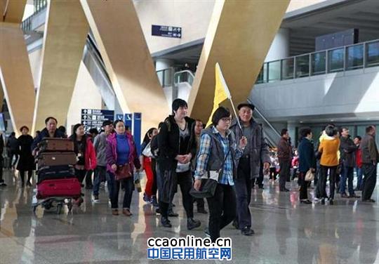 昆明长水国际机场候机厅春运表情（组图）