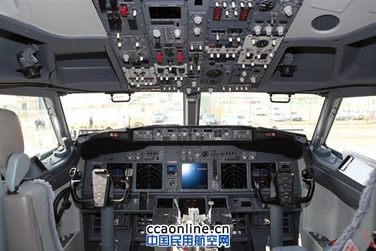 瑞丽航空第三架波音客机抵达昆明长水机场