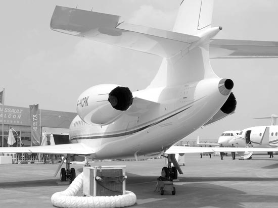 公务机市场下滑，“小时卡”打折卖