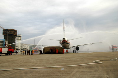 栎社国际机场举行大规模应急救援演练