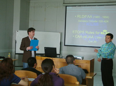 荷航在成都维修基地举行飞机勤务航线培训