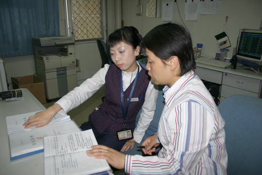 国航西南公司培训部教员深入一线跟班实习