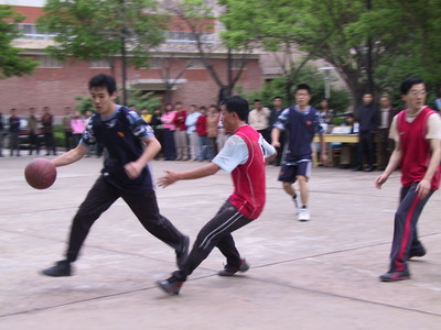 东航甘肃分公司机关工会举办职工篮球赛