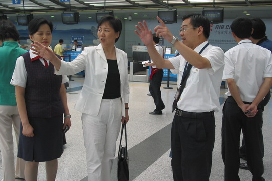 国航领导莅临国航西南地服一线指导工作