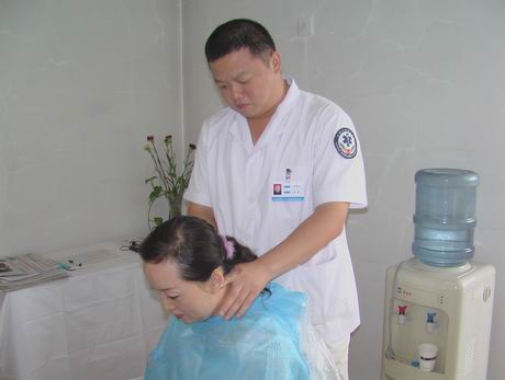 南航股份新疆公司在旺季为乘务员办实事鼓干劲