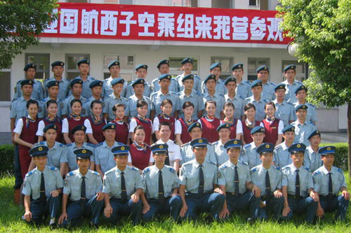 国航浙江分公司“西子”空乘八一绿色军营行
