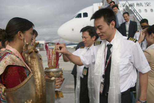 深圳航空成功完成深圳—拉萨航线验证试飞