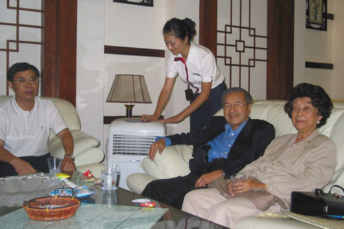 马来西亚前总理盛赞国航西南地服部要客服务