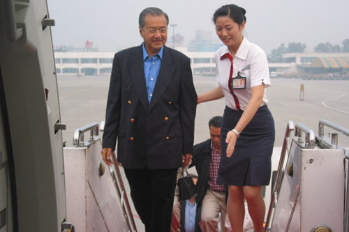 马来西亚前总理盛赞国航西南地服部要客服务